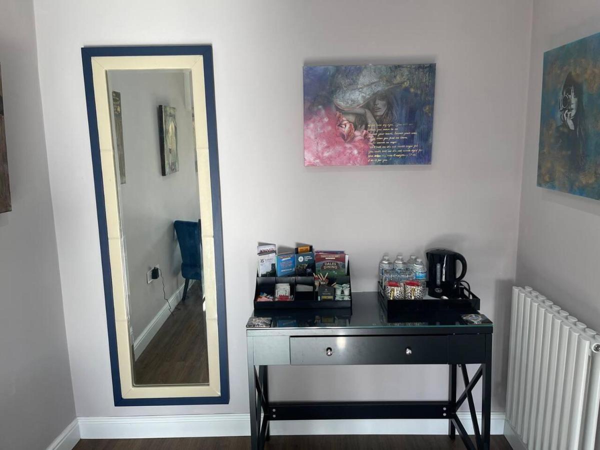 Brighouse Studio - Pet Friendly! - Free Parking Exterior photo